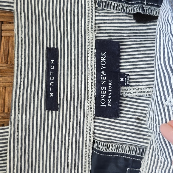 NWOT Jones NY stretch pants - Picture 2 of 5